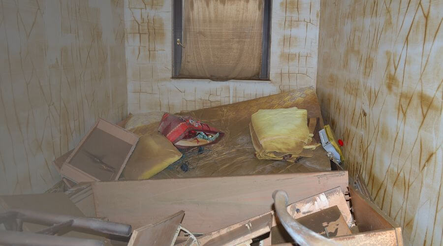 Why choose water damage restoration service for burst pipe water damage in Pensacola